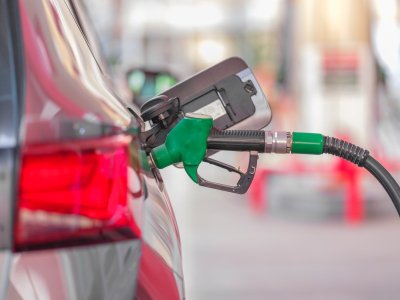 Tanken is nog nooit zo duur geweest, dit bespaar je toch