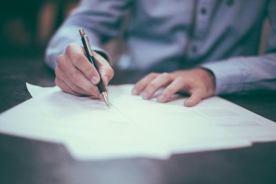 Waarom financiële kantoren vaak kiezen voor bedrukte pennen
